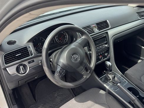 Used 2015 Volkswagen Passat 1.8T S FWD image 15