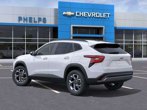 New 2026 Chevrolet Trax LT w/ LT Convenience Package FWD image 3