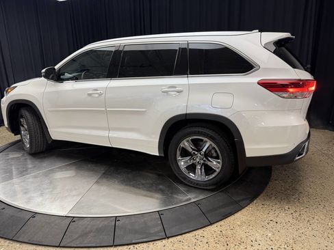 Used 2019 Toyota Highlander Limited Platinum image 6