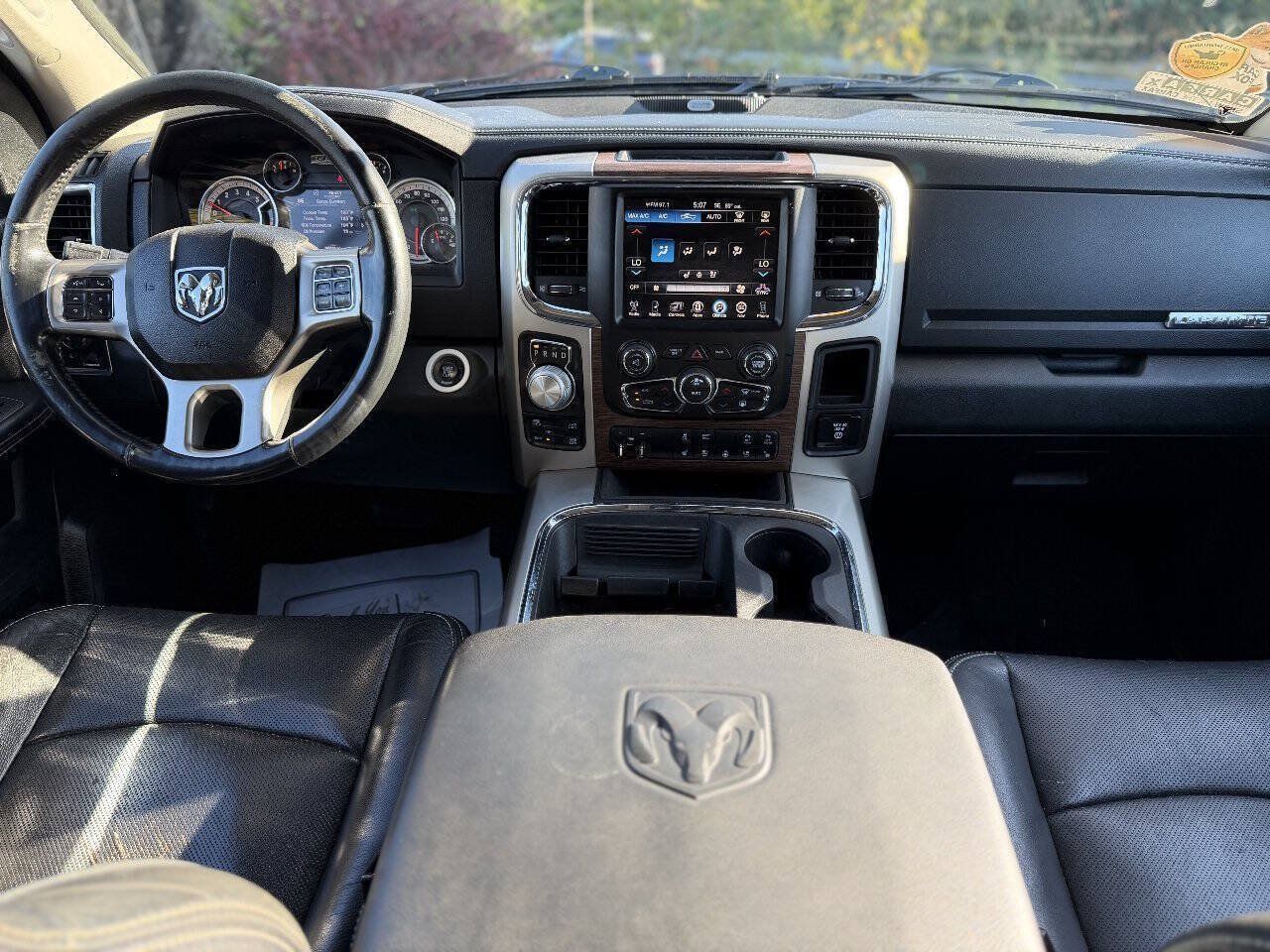 Used 2016 RAM 1500 Laramie w/ Convenience Group AWD/4WD image 8