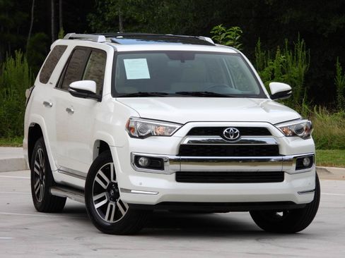 Used 2018 Toyota 4Runner Limited RWD image 17
