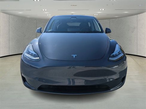 Used 2023 Tesla Model Y Long Range image 8