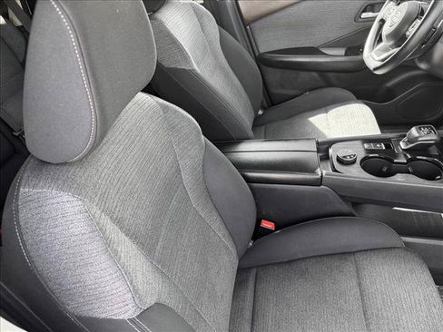 Used 2023 Nissan Rogue SV AWD/4WD image 19