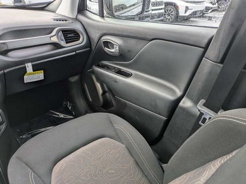Used 2023 Jeep Renegade Latitude w/ Sun/Sound Group AWD/4WD image 16