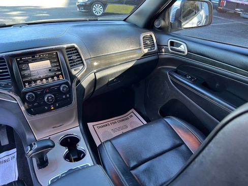 Used 2015 Jeep Grand Cherokee Overland AWD/4WD image 25