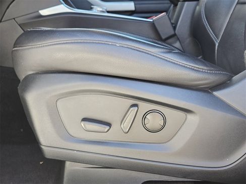 Used 2023 Ford Explorer Limited image 19