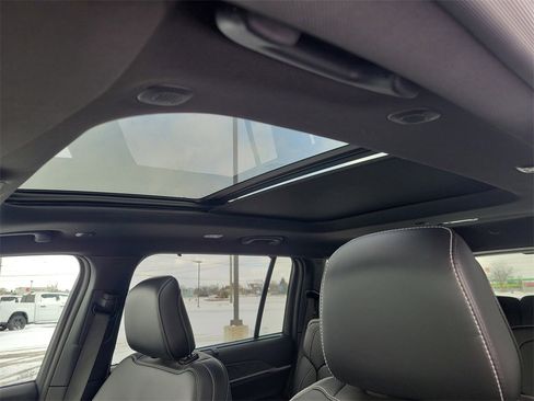 New 2025 Jeep Grand Cherokee L Limited w/ Luxury Tech Group II image 11