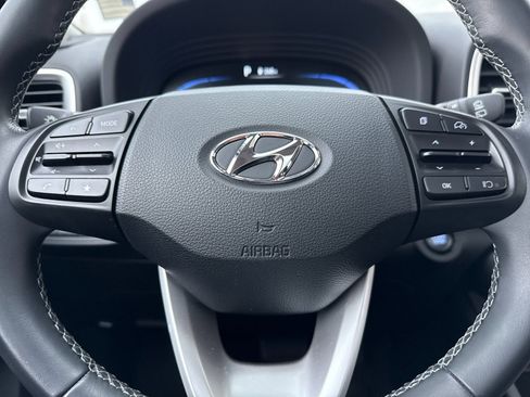 Certified 2024 Hyundai Venue SEL image 24