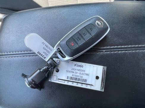 Used 2024 Nissan Sentra SV FWD image 29