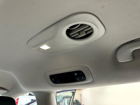 Used 2018 Chrysler Pacifica Touring-L Plus image 38