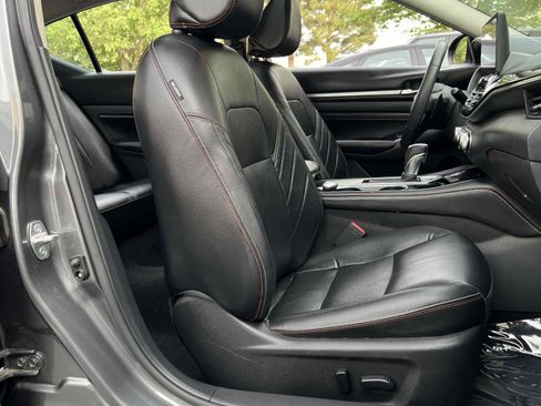 Used 2023 Nissan Altima 2.5 SR w/ SR Premium Package image 37