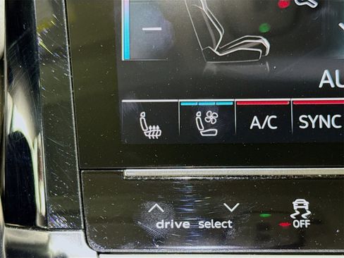 Certified 2023 Audi e-tron Premium Plus w/ Premium Plus Package image 21