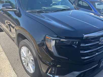 Used 2024 GMC Acadia Elevation w/ Luxury Package