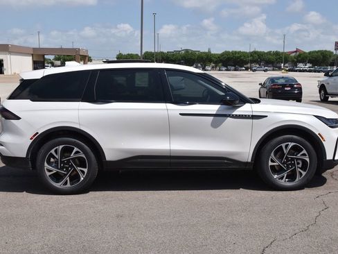 New 2026 Lincoln Nautilus Premier w/ Equipment Group 102A image 12