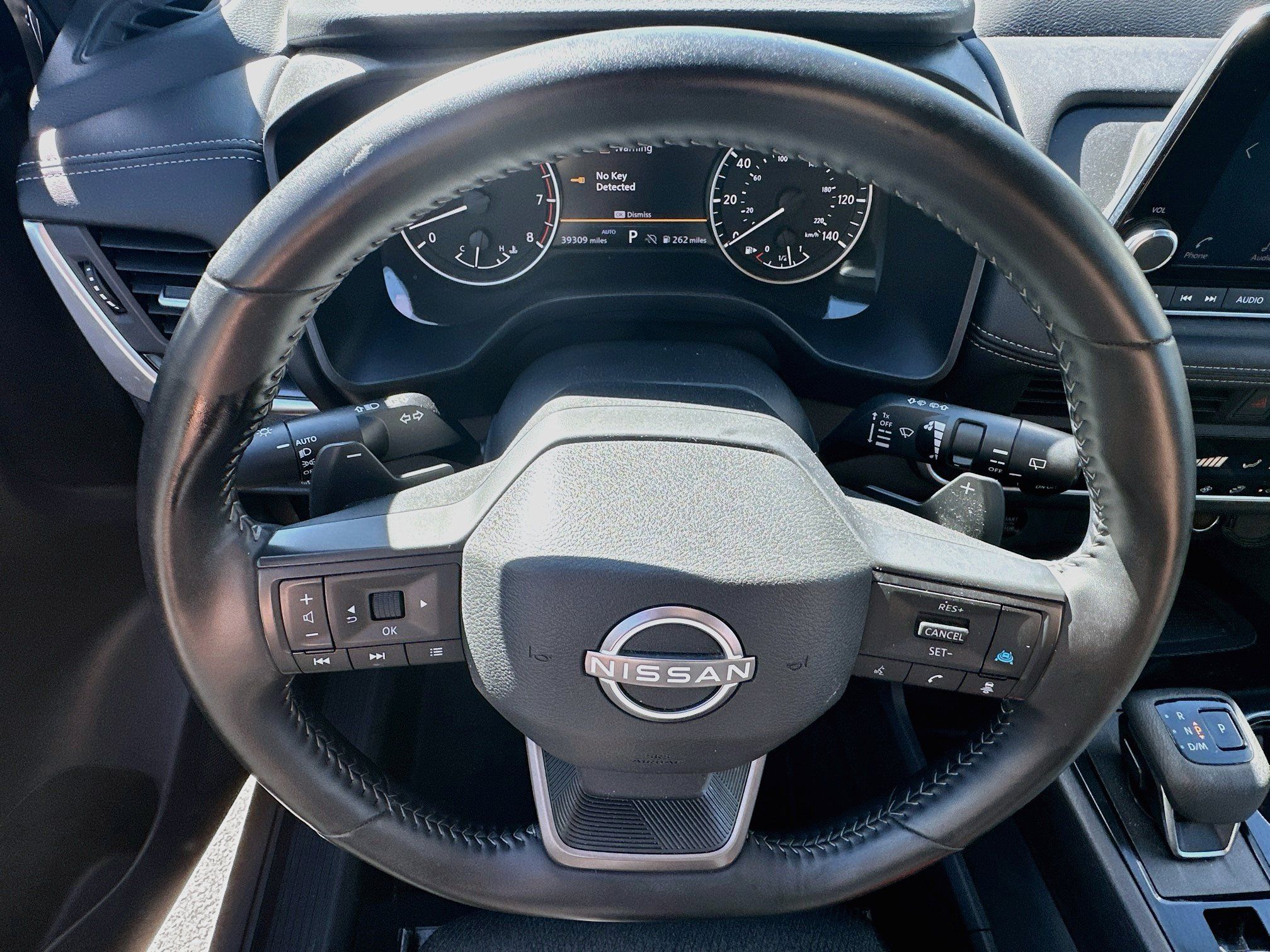 Used 2025 Nissan Rogue SV AWD/4WD image 17