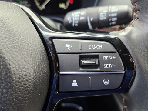 Certified 2025 Honda HR-V Sport image 24