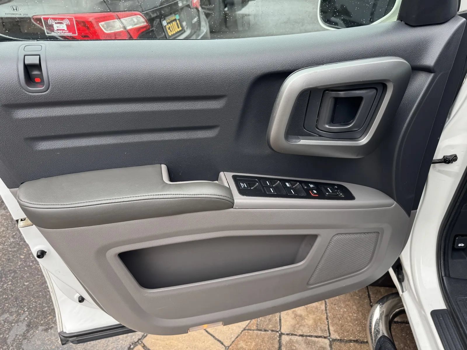 Used 2011 Honda Ridgeline RTL image 16