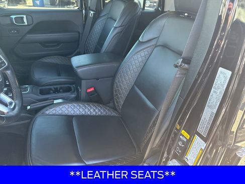 Used 2021 Jeep Gladiator Overland image 2