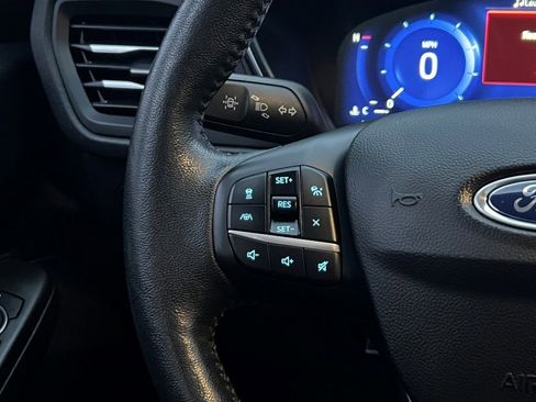 Used 2020 Ford Escape Titanium image 28