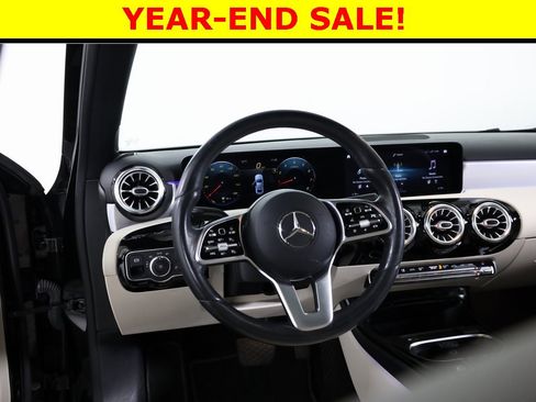 Used 2021 Mercedes-Benz A 220 4MATIC image 32