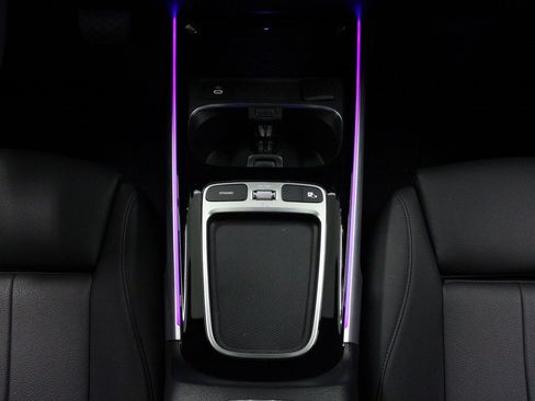 Certified 2025 Mercedes-Benz GLB 250 4MATIC image 16