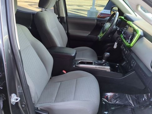 Used 2021 Toyota Tacoma SR5 w/ Blackout Package (TMS) image 29