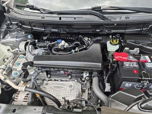 Used 2020 Nissan Rogue SV FWD image 22