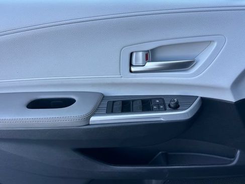 Certified 2026 Toyota Sienna XLE FWD image 14