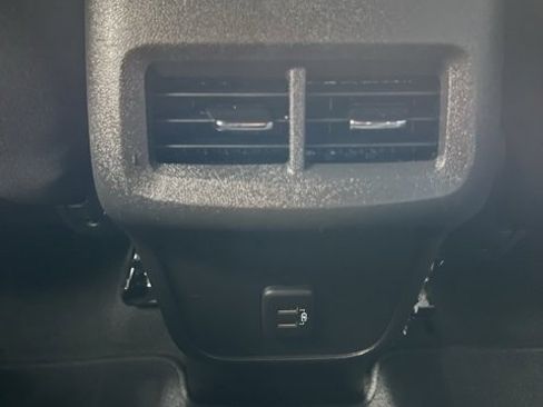 Used 2023 Chevrolet Equinox LT image 21