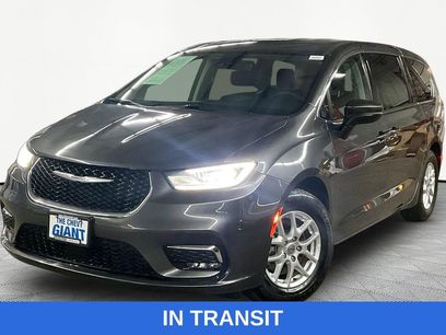 Used 2023 Chrysler Pacifica Touring-L