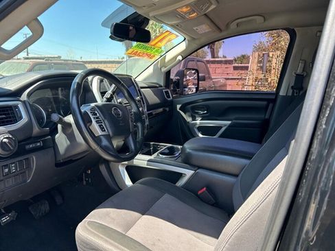 Used 2021 Nissan Titan SV w/ SV Convenience Package RWD image 38