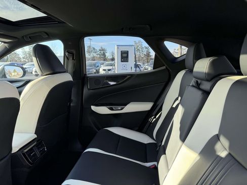 Used 2022 Lexus NX 350h AWD image 17