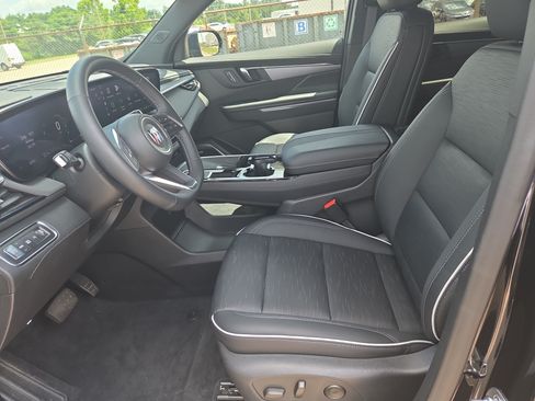 Used 2025 Buick Enclave Sport Touring w/ Power Package FWD image 5
