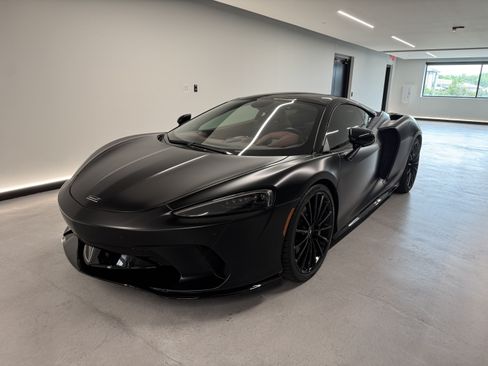 Used 2023 McLaren GT RWD image 3