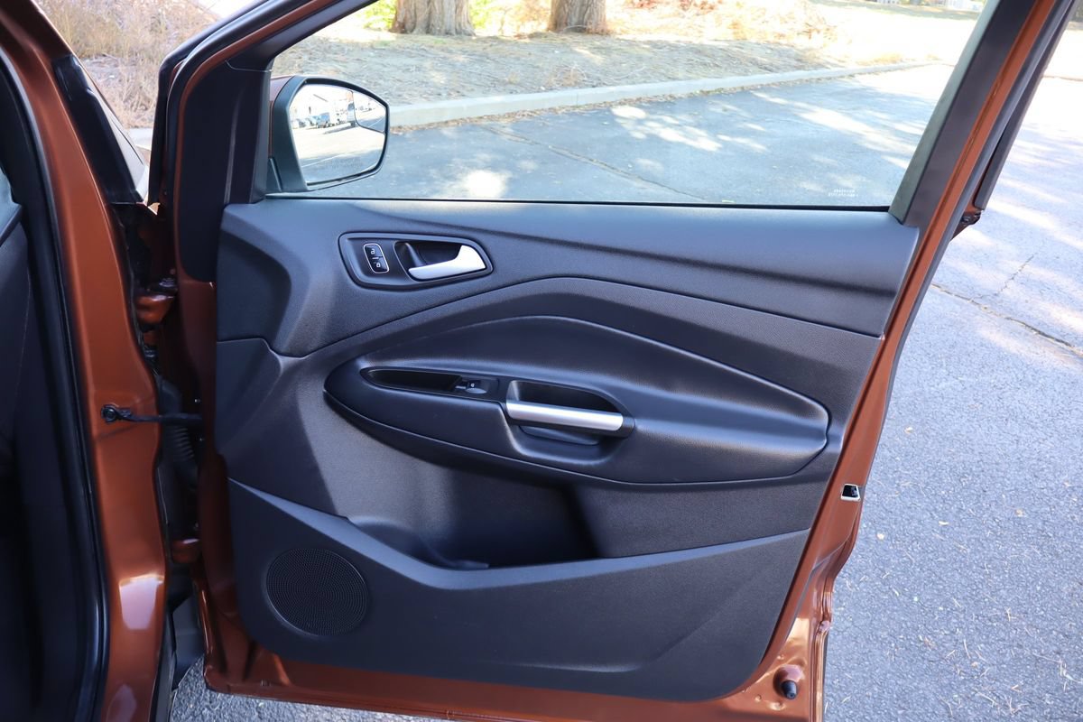 Used 2017 Ford Escape SE AWD/4WD image 26