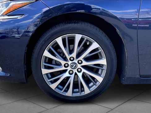 Used 2020 Lexus ES 350 w/ Premium Package image 11