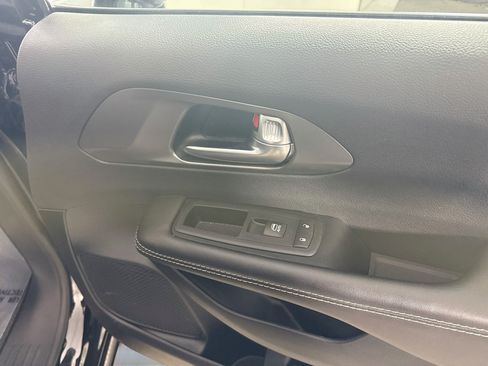 Used 2026 Chrysler Pacifica Select FWD image 31