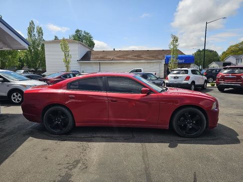 Used 2011 Dodge Charger SE RWD image 13