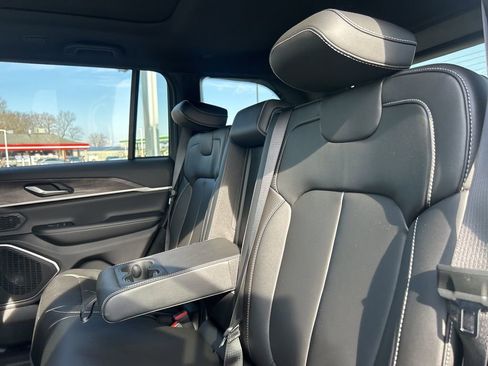 New 2026 Jeep Grand Cherokee Limited AWD/4WD image 13