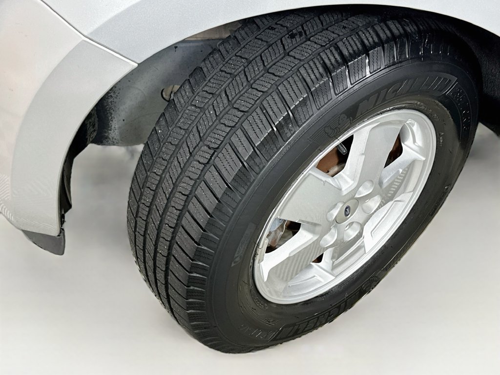 Used 2011 Ford Escape XLT w/ 202A Rapid Spec Order Code FWD image 24