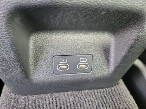 Used 2025 Genesis G70 2.5T AWD/4WD image 9