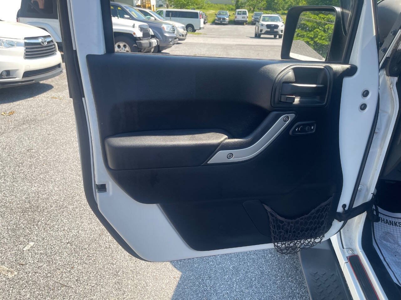 Used 2017 Jeep Wrangler Unlimited Sahara w/ Dual Top Group AWD/4WD image 19
