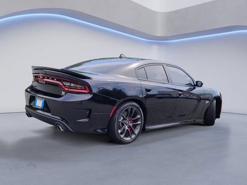 Used 2020 Dodge Charger Scat Pack RWD image 4