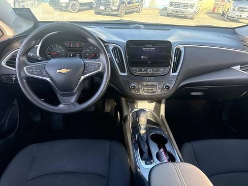 Used 2023 Chevrolet Malibu LT image 15