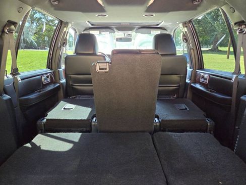 Used 2017 Lincoln Navigator L Select RWD image 38