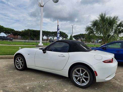 Used 2016 MAZDA MX-5 Miata Sport RWD image 7