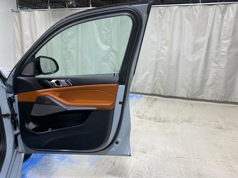 Used 2025 BMW X5 xDrive50e w/ M Sport Package image 22