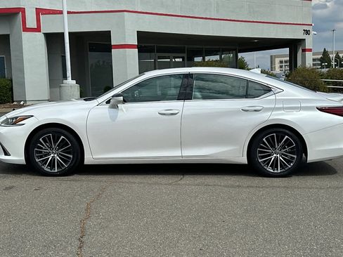 Certified 2025 Lexus ES 300h w/ Premium Package FWD image 9