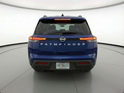 Used 2025 Nissan Pathfinder SV image 6