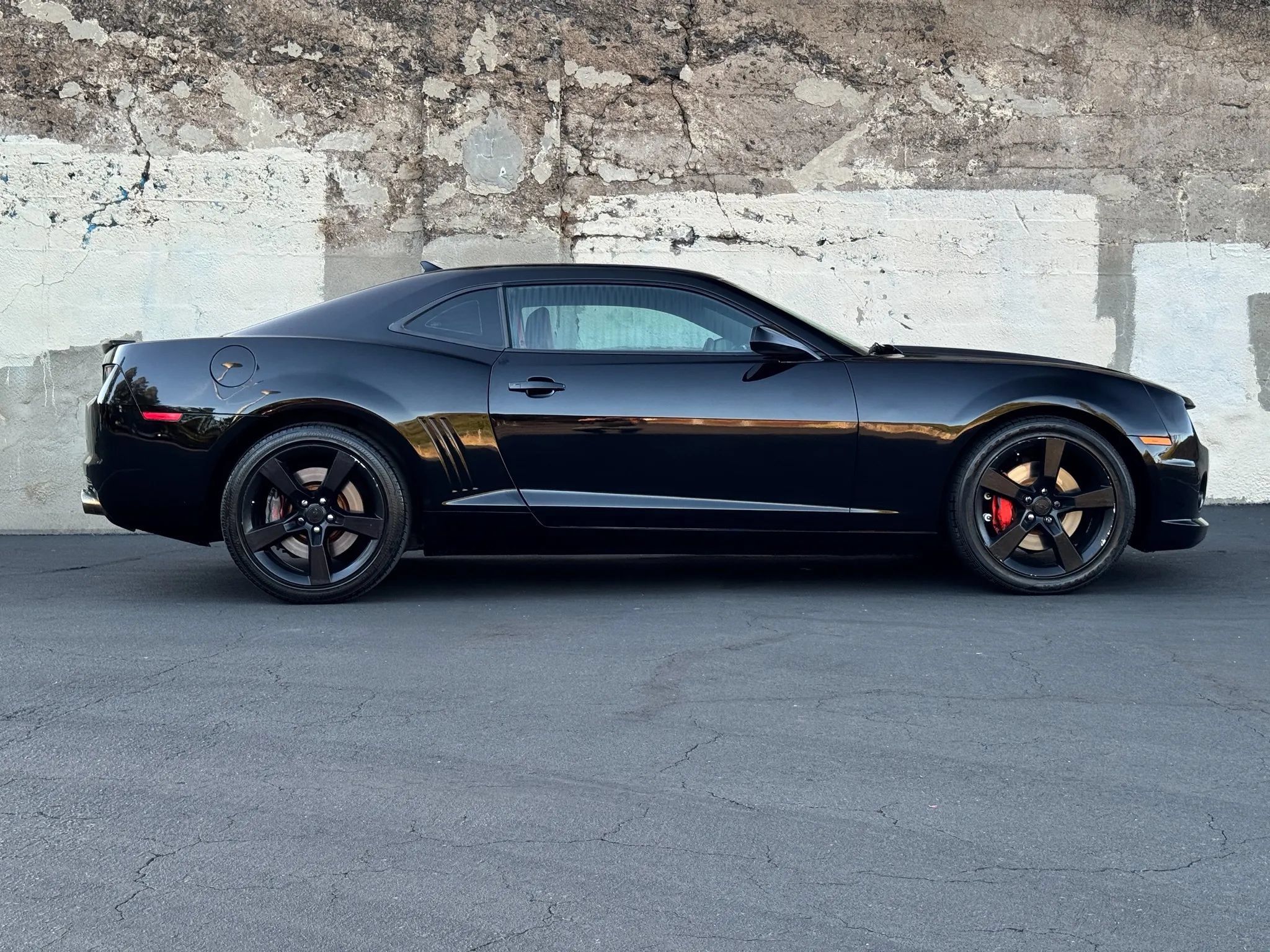 Used 2010 Chevrolet Camaro SS w/ RS Package RWD image 3